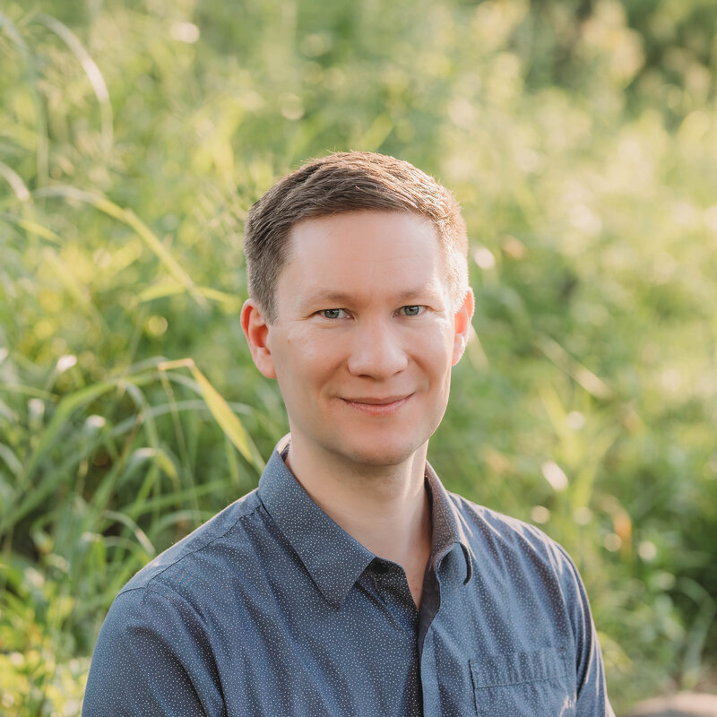 Headshot of Tom Sherwood